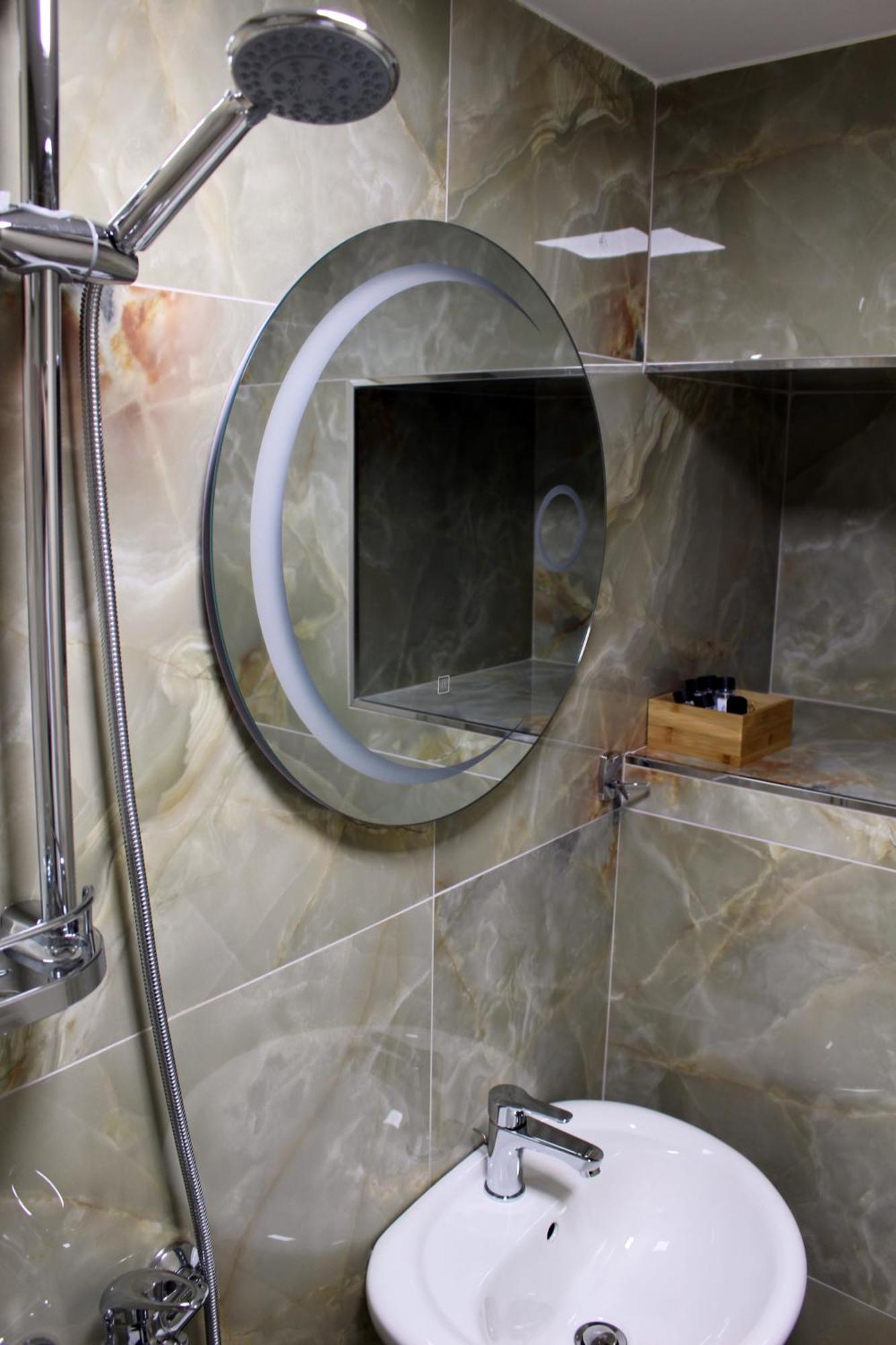 Guest House Amades Гирокастра Экстерьер фото