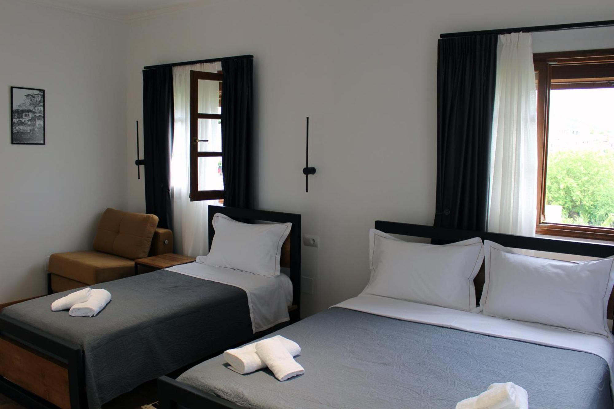 Guest House Amades Гирокастра Экстерьер фото