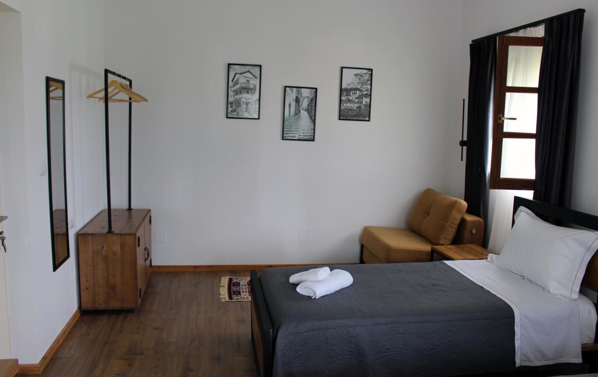 Guest House Amades Гирокастра Экстерьер фото