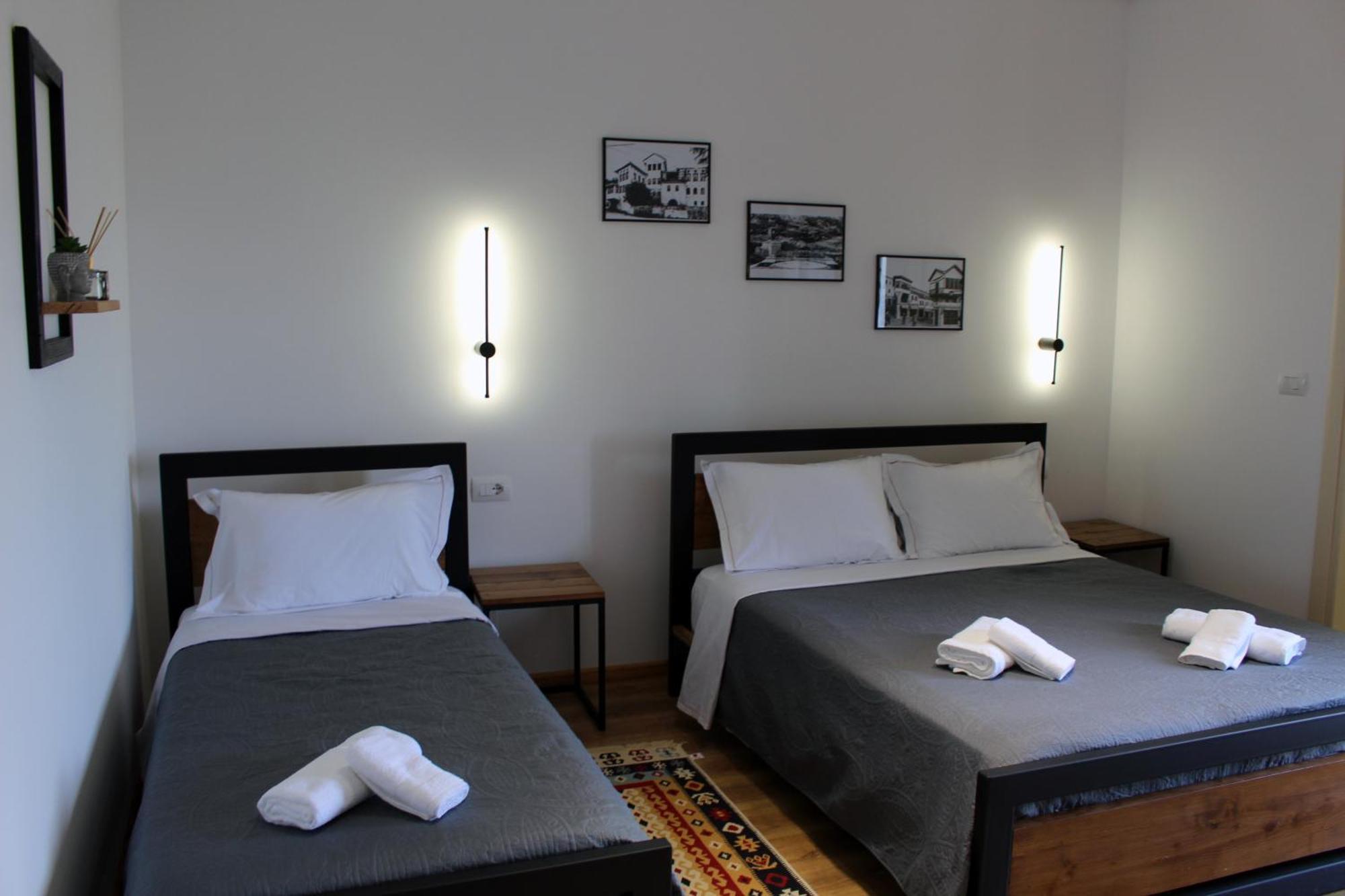 Guest House Amades Гирокастра Экстерьер фото