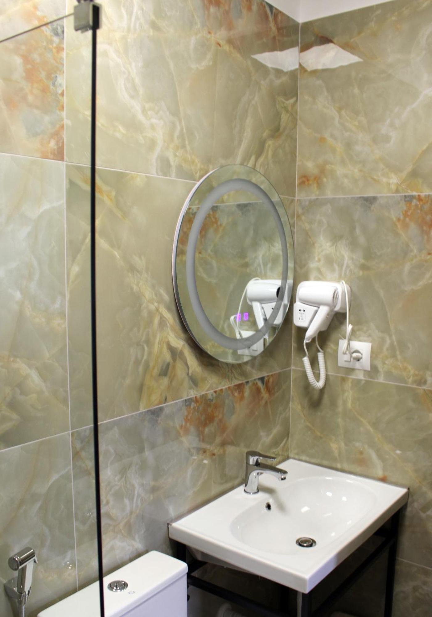 Guest House Amades Гирокастра Экстерьер фото