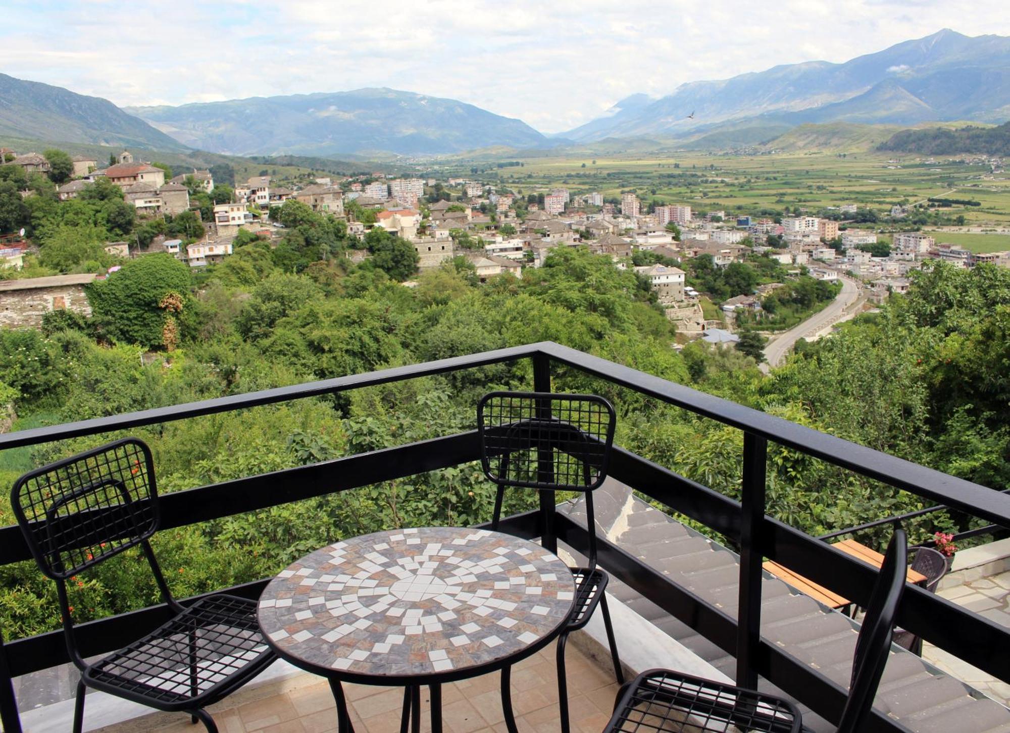 Guest House Amades Гирокастра Экстерьер фото