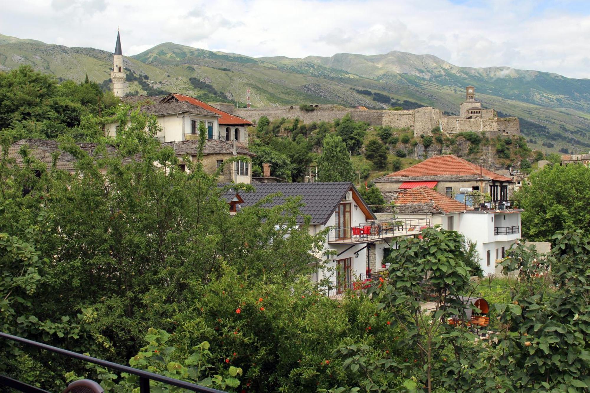 Guest House Amades Гирокастра Экстерьер фото