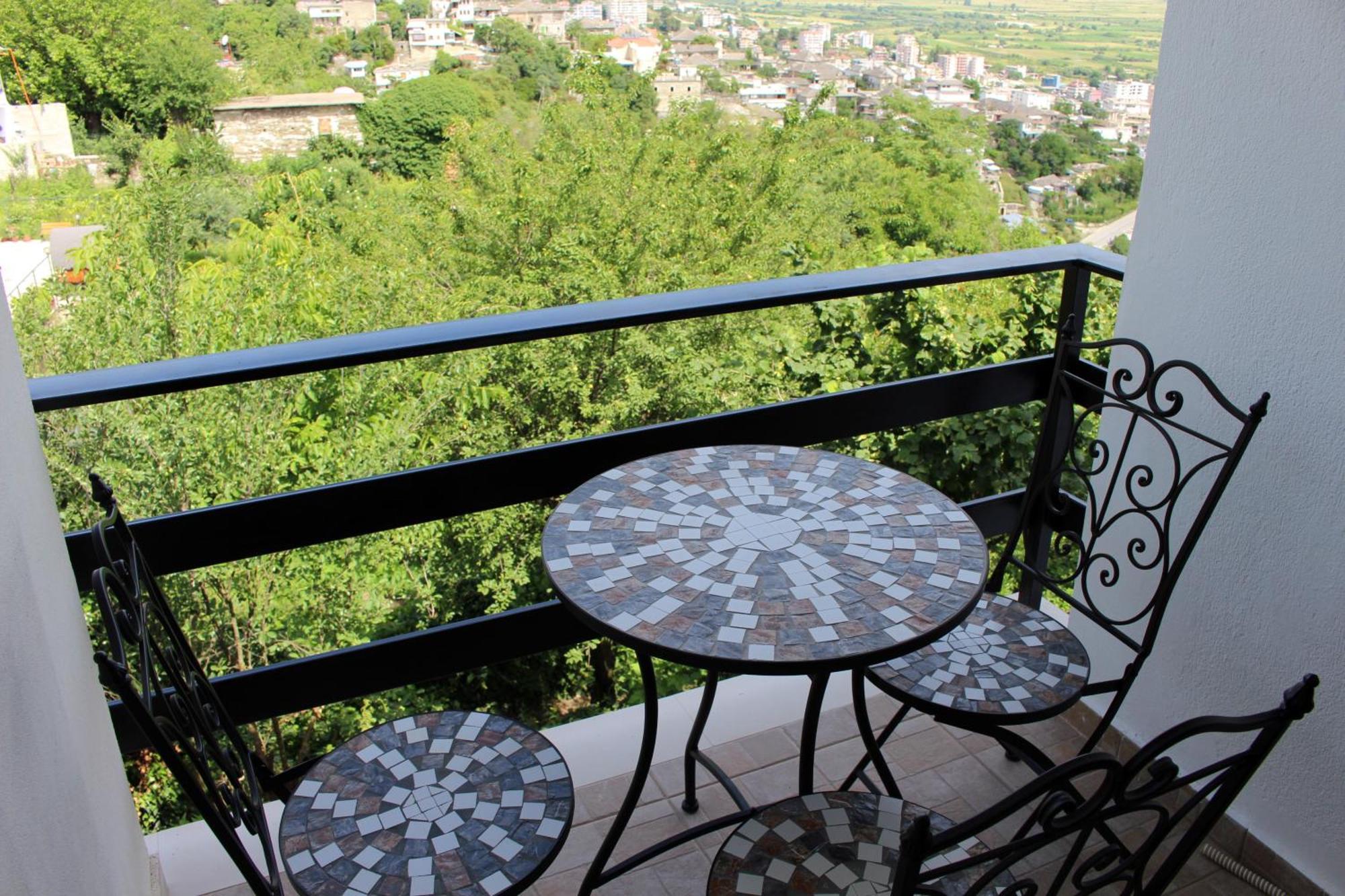 Guest House Amades Гирокастра Экстерьер фото